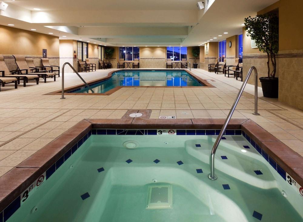Hampton Inn & Suites Фербанкс Екстер'єр фото