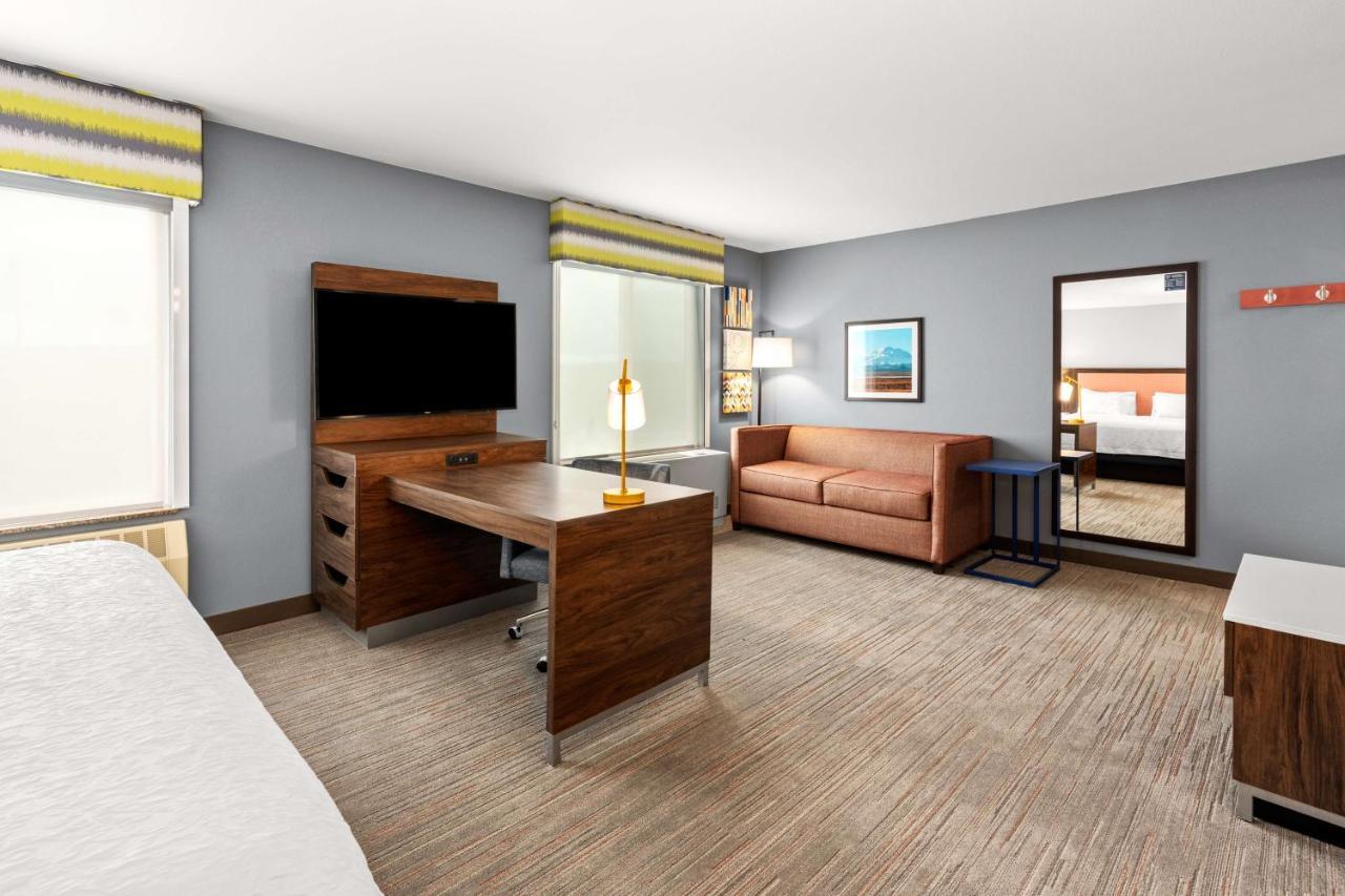 Hampton Inn & Suites Фербанкс Екстер'єр фото