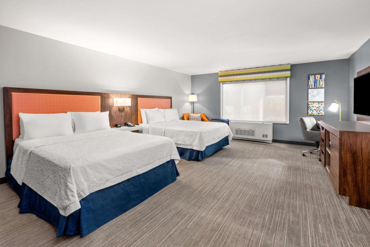 Hampton Inn & Suites Фербанкс Екстер'єр фото