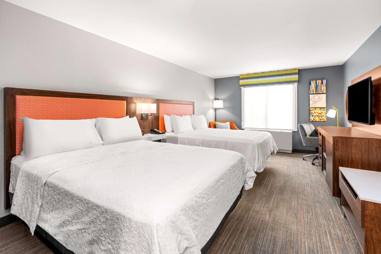 Hampton Inn & Suites Фербанкс Екстер'єр фото
