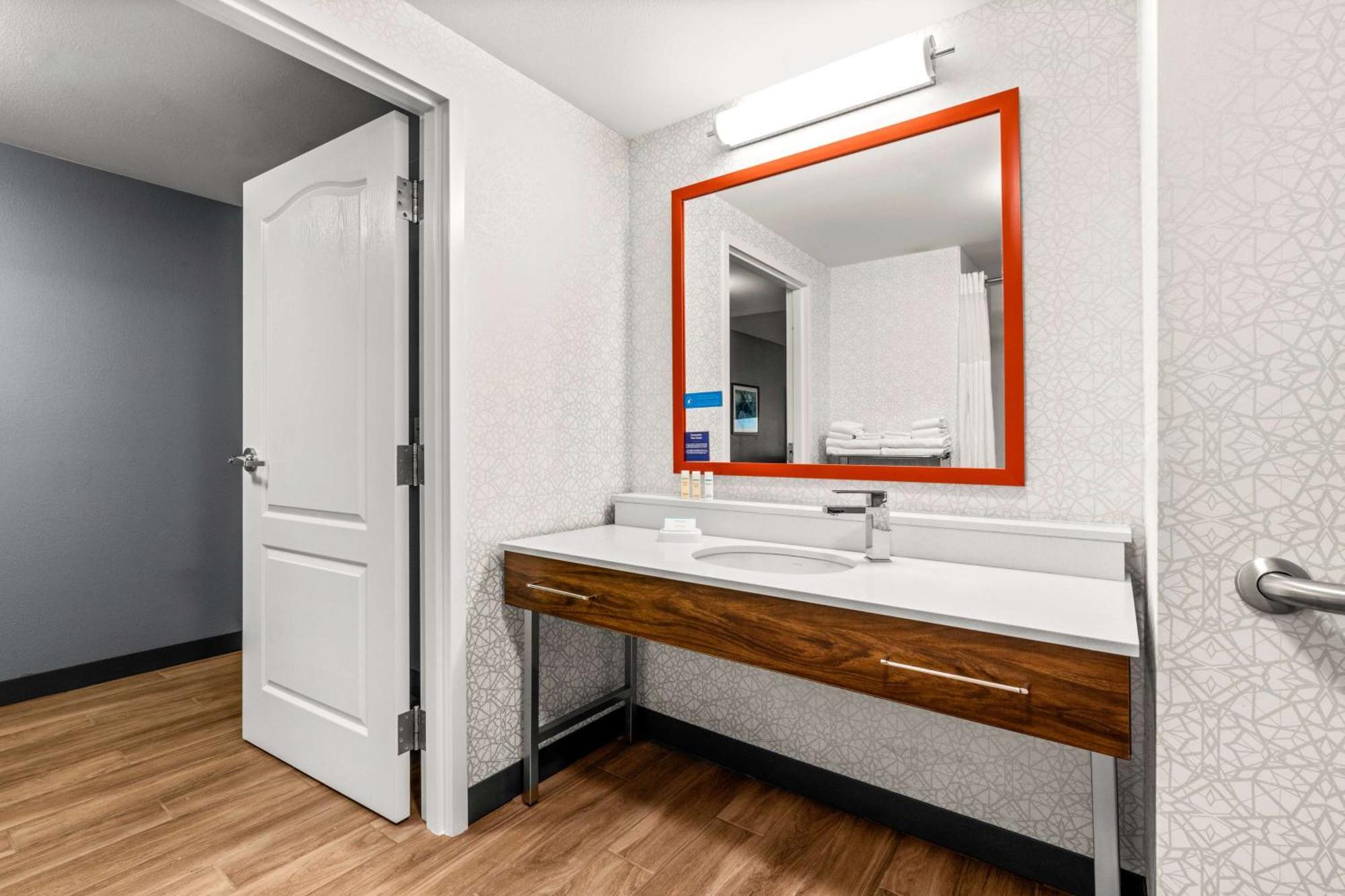 Hampton Inn & Suites Фербанкс Екстер'єр фото