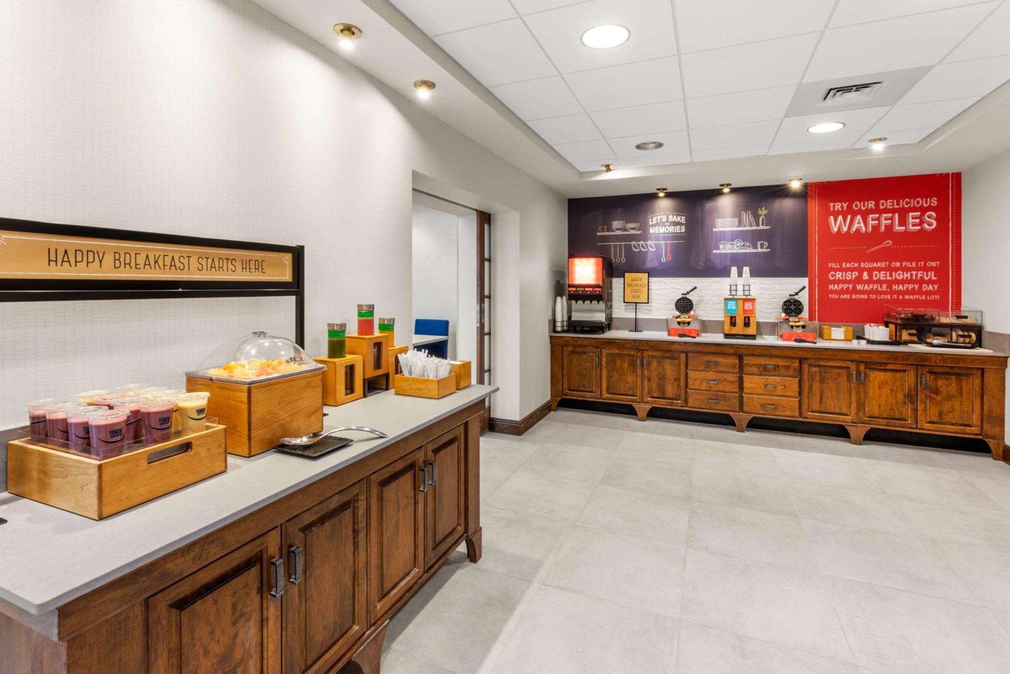 Hampton Inn & Suites Фербанкс Екстер'єр фото