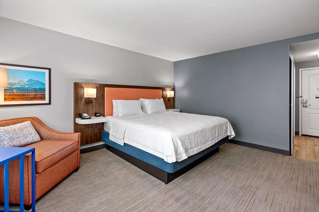 Hampton Inn & Suites Фербанкс Номер фото