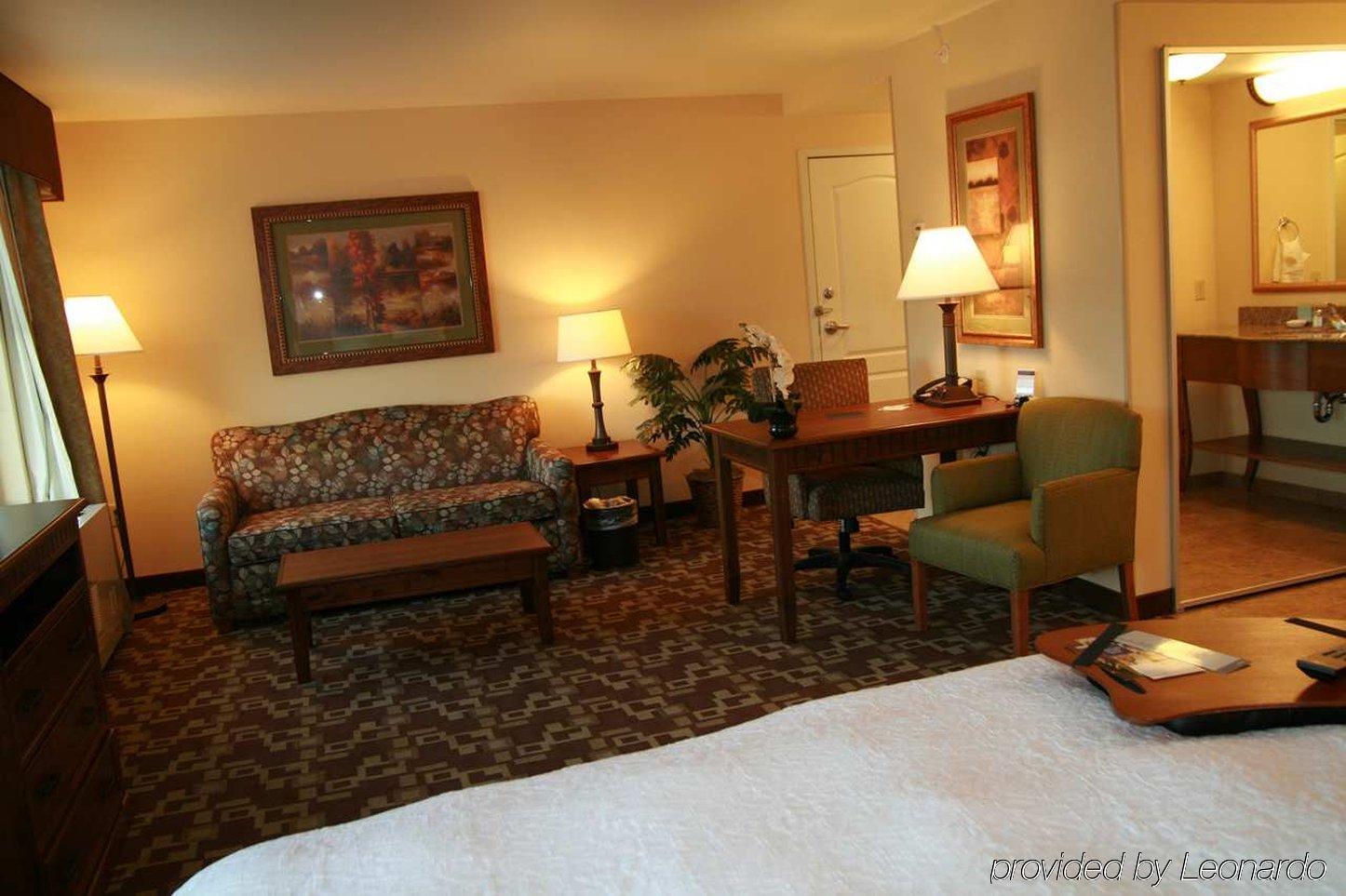 Hampton Inn & Suites Фербанкс Номер фото