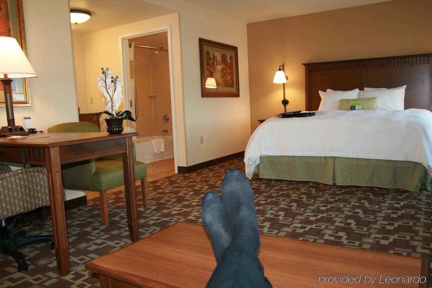 Hampton Inn & Suites Фербанкс Номер фото